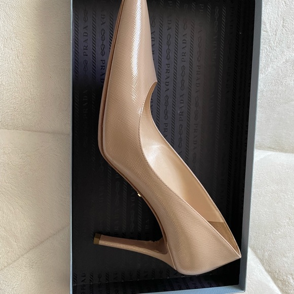 Prada Pointy toe pump - Picture 8 of 11